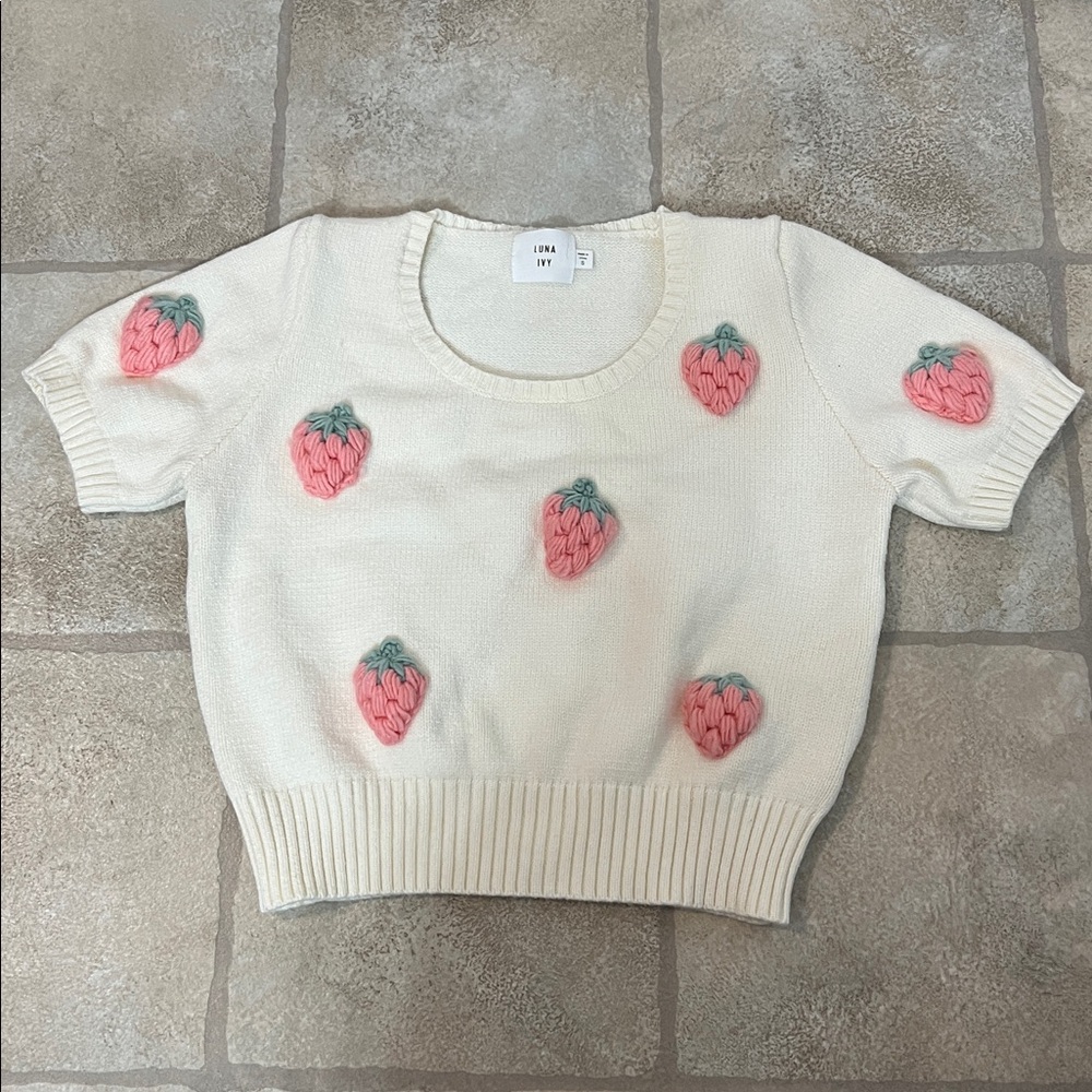 LUNA IVY Anthropologie Sweater Womens Small Cream Crochet Strawberry EUC